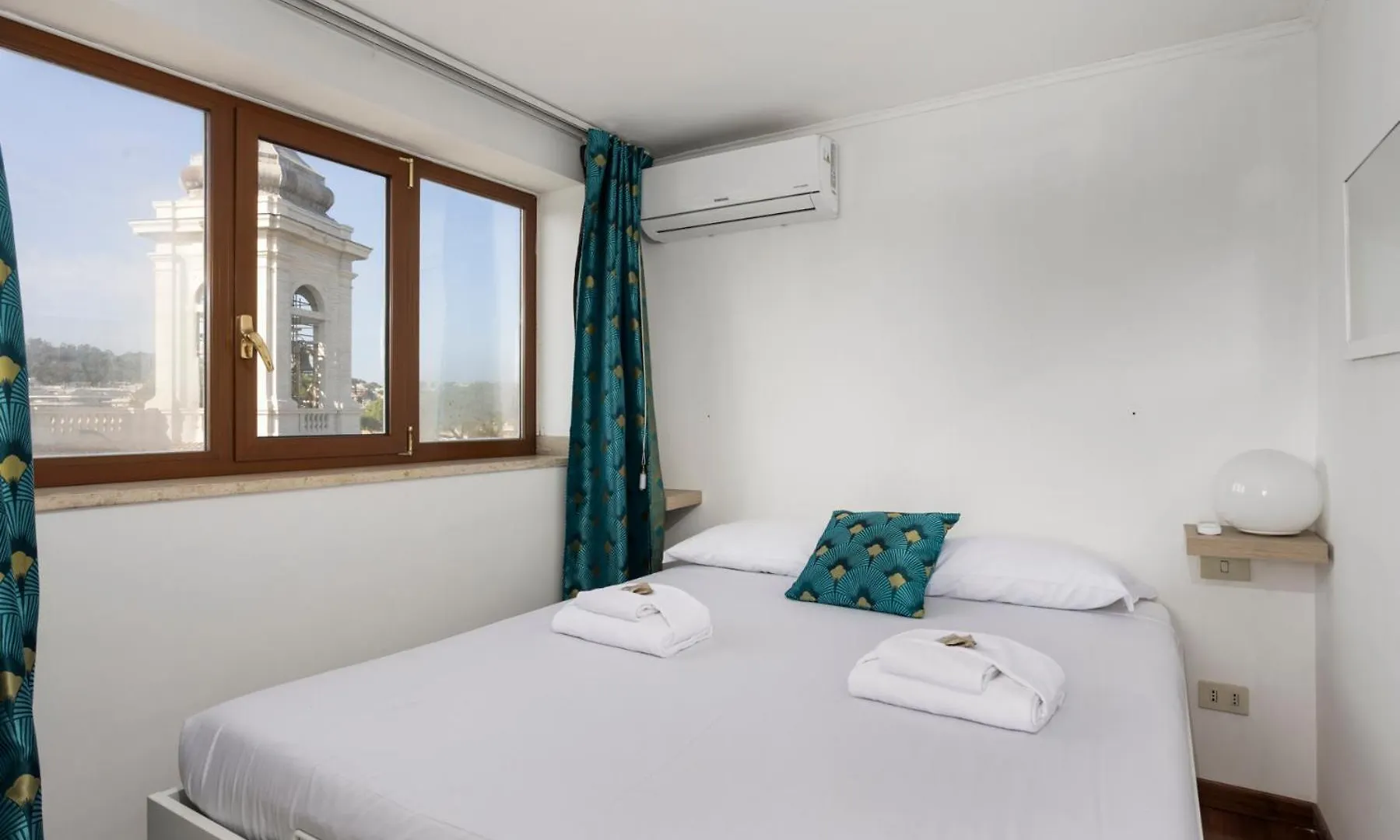 Ladolcevita - Ponte Milvio Stunning View Penthouse Rome Apartment