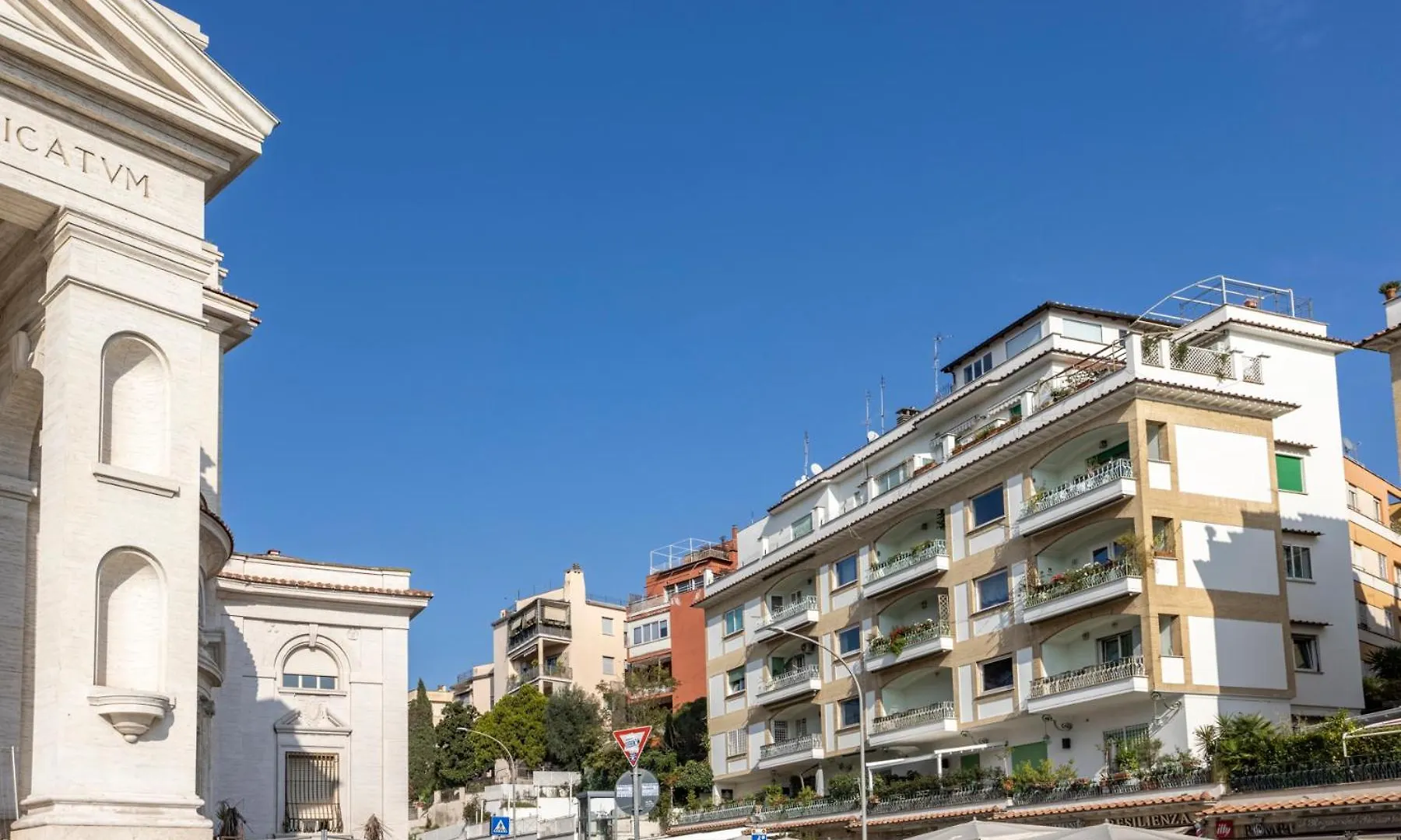 Ladolcevita - Ponte Milvio Stunning View Penthouse Rome Apartment